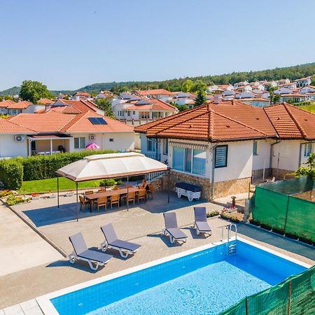 Geranium Holliday Villas Obrochishte 外观 照片