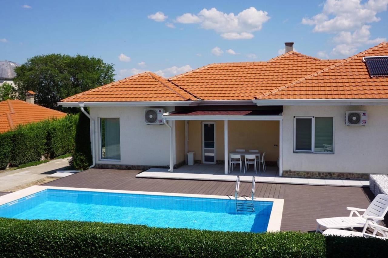 Geranium Holliday Villas Obrochishte 外观 照片
